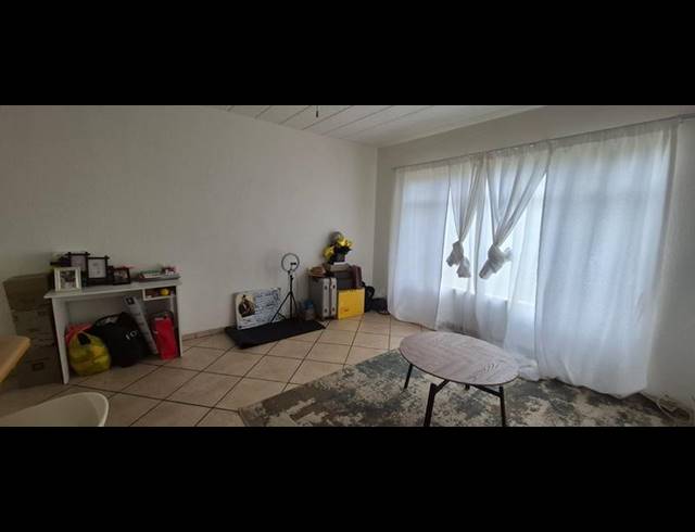 1 BEDROOM APARTMENT FOR SALE IN WHITERIDGE